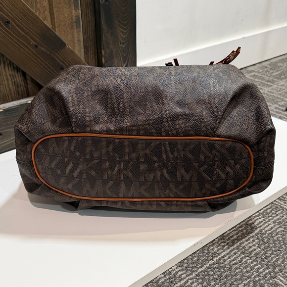 SOLD! - Picture 3 of 4